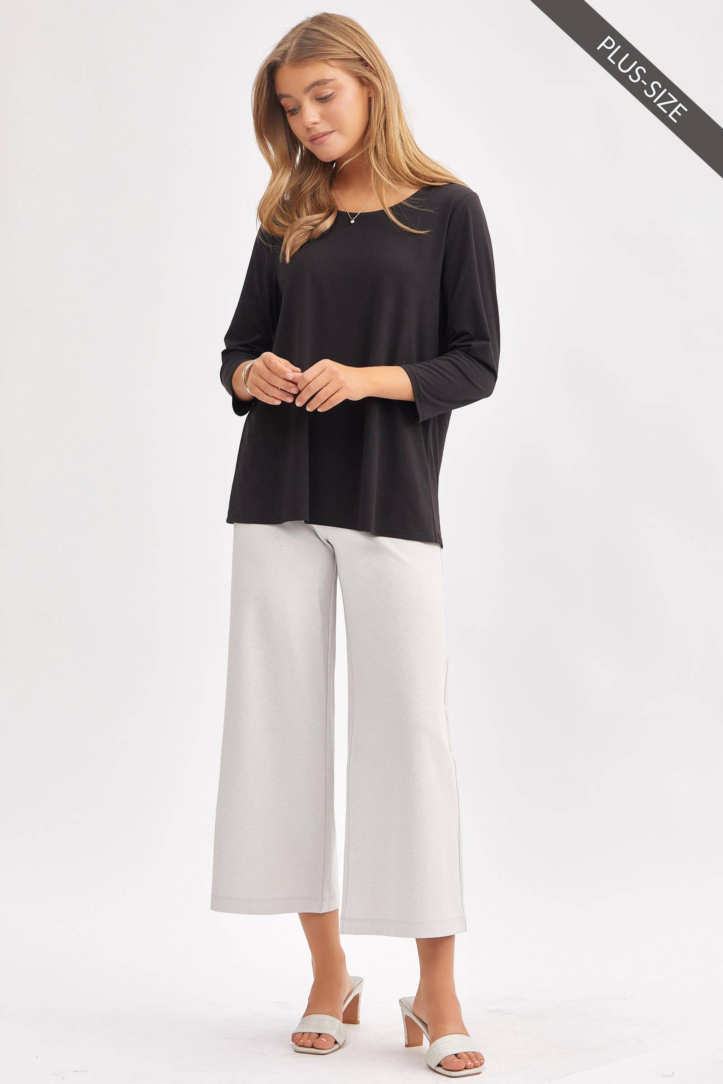 DEAR SCARLETT- PLUS SIZE Classic Wrinkle-Free Round Neck Top SD-ROUNDP
