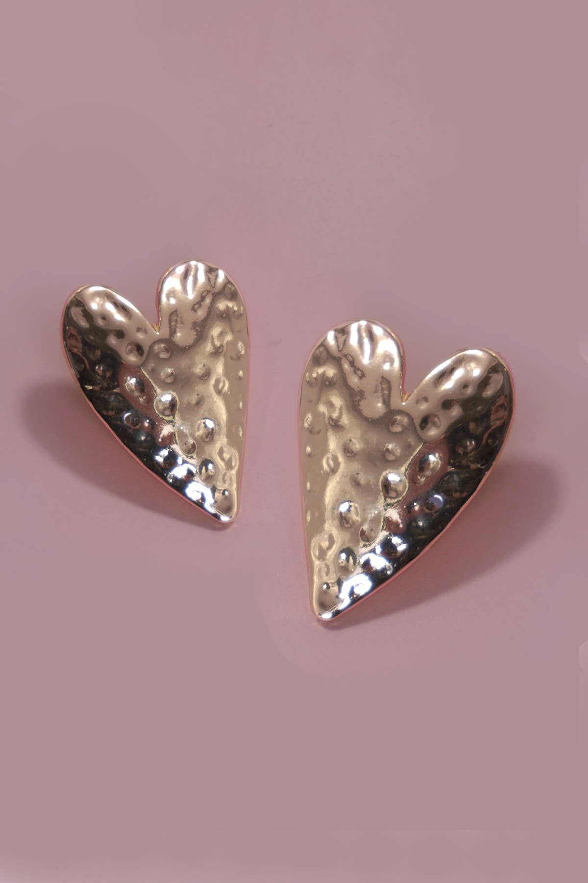 JOSSLYN by wall to wall - HAMMERED HEART TITANIUM POST EARRINGS | 80E5961