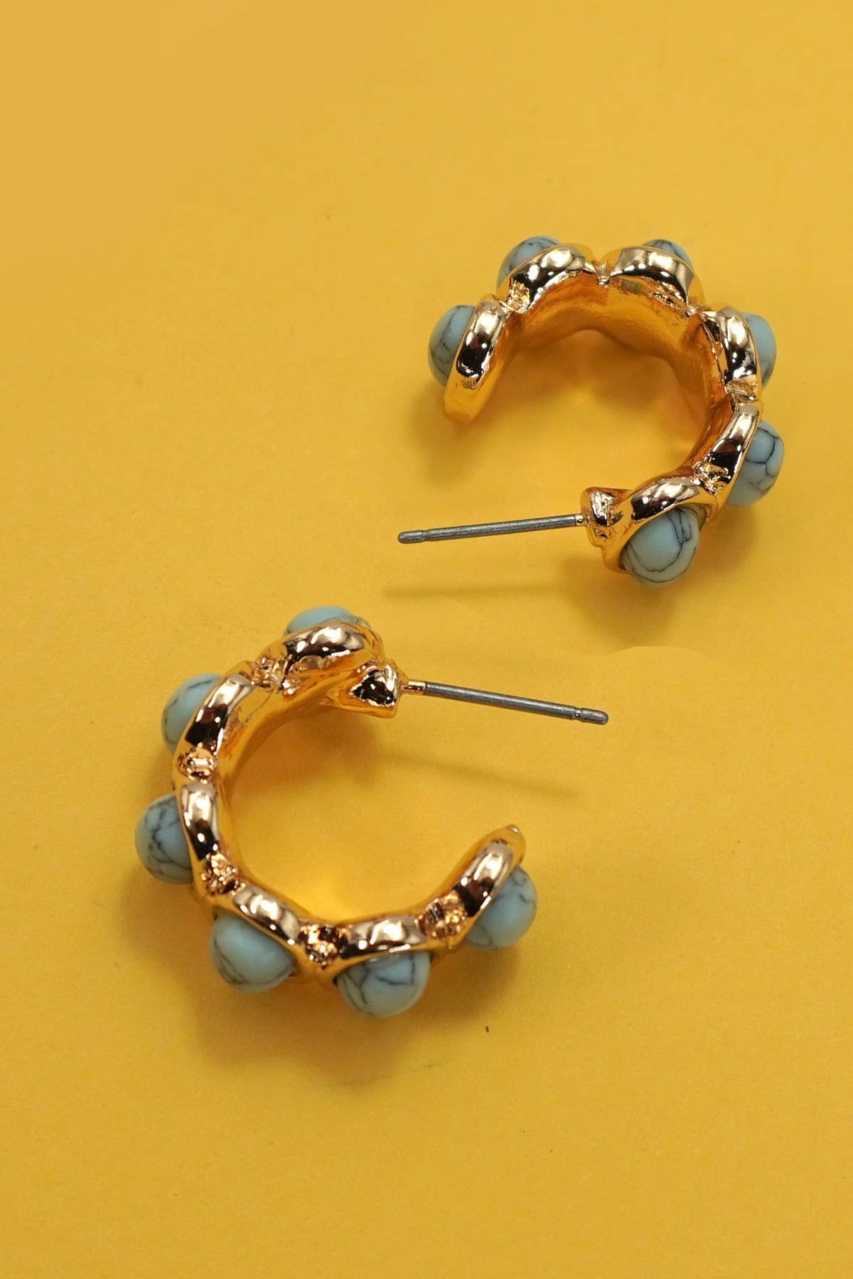 JOSSLYN by wall to wall - OVAL NATURAL STONE TURQ HOOP EARRINGS | 80E6656