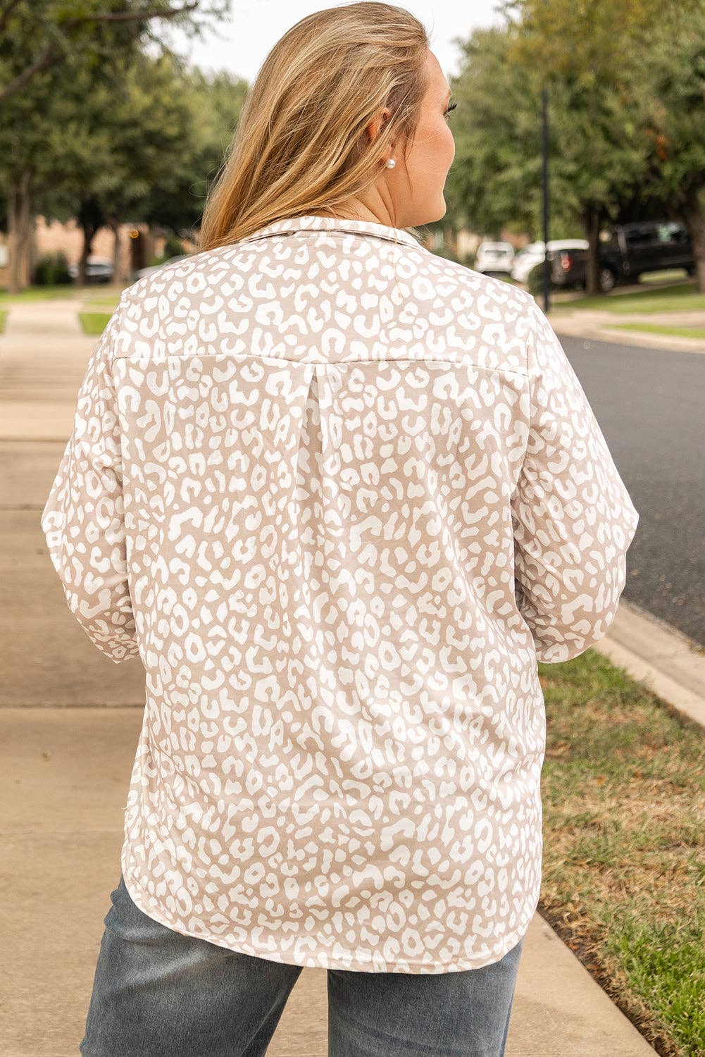 PRETTY BASH - Plus Size Leopard Tab Sleeve V-Neck Top