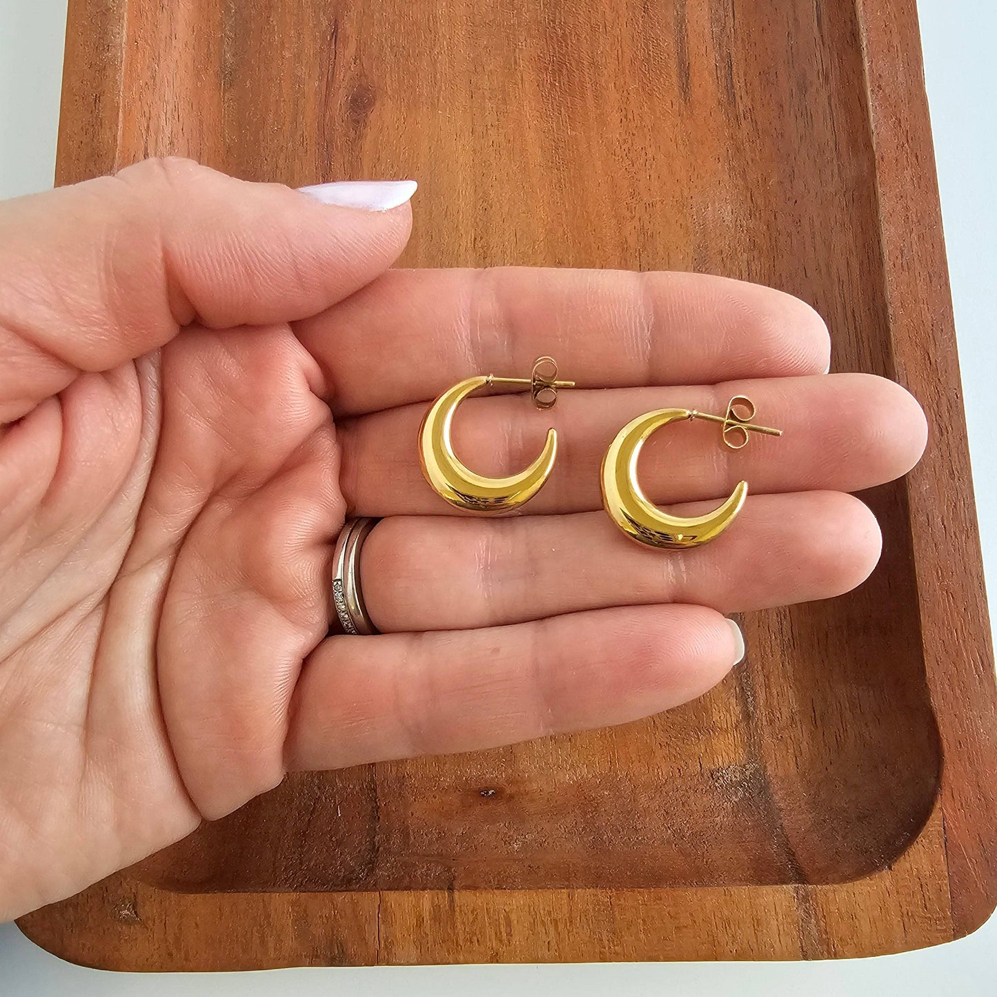 Spiffy & Splendid - Luxe Selena Hoops   - Gold // Everyday basics, Jewelry