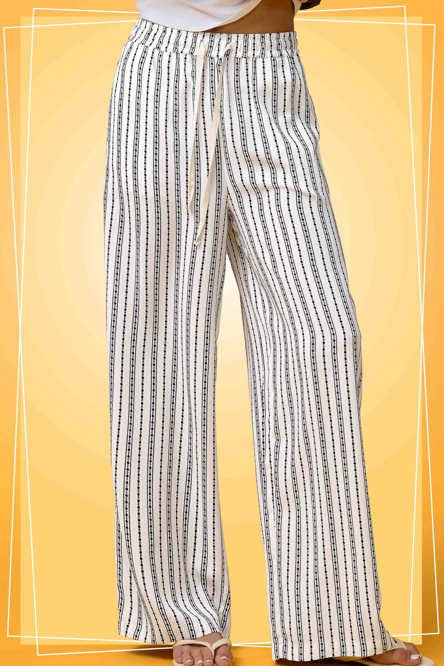 La Miel - Patterned Design Relaxed Fit Pants With Pockets
