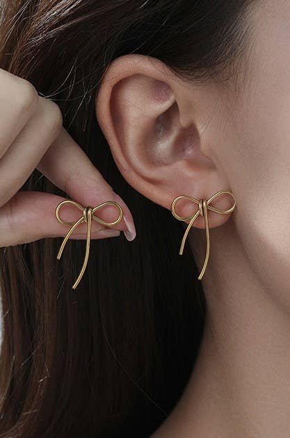JOSSLYN by wall to wall - 18K STAINLESS STEEL TARNISH FREE BOW EARRINGS | 40E0347