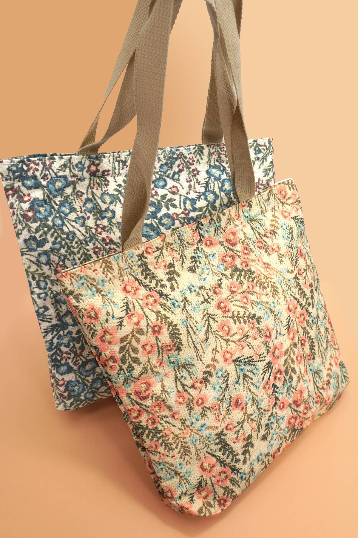 JOSSLYN by wall to wall - Organic Embroidery Floral Quilted Tote Bag | 40P576
