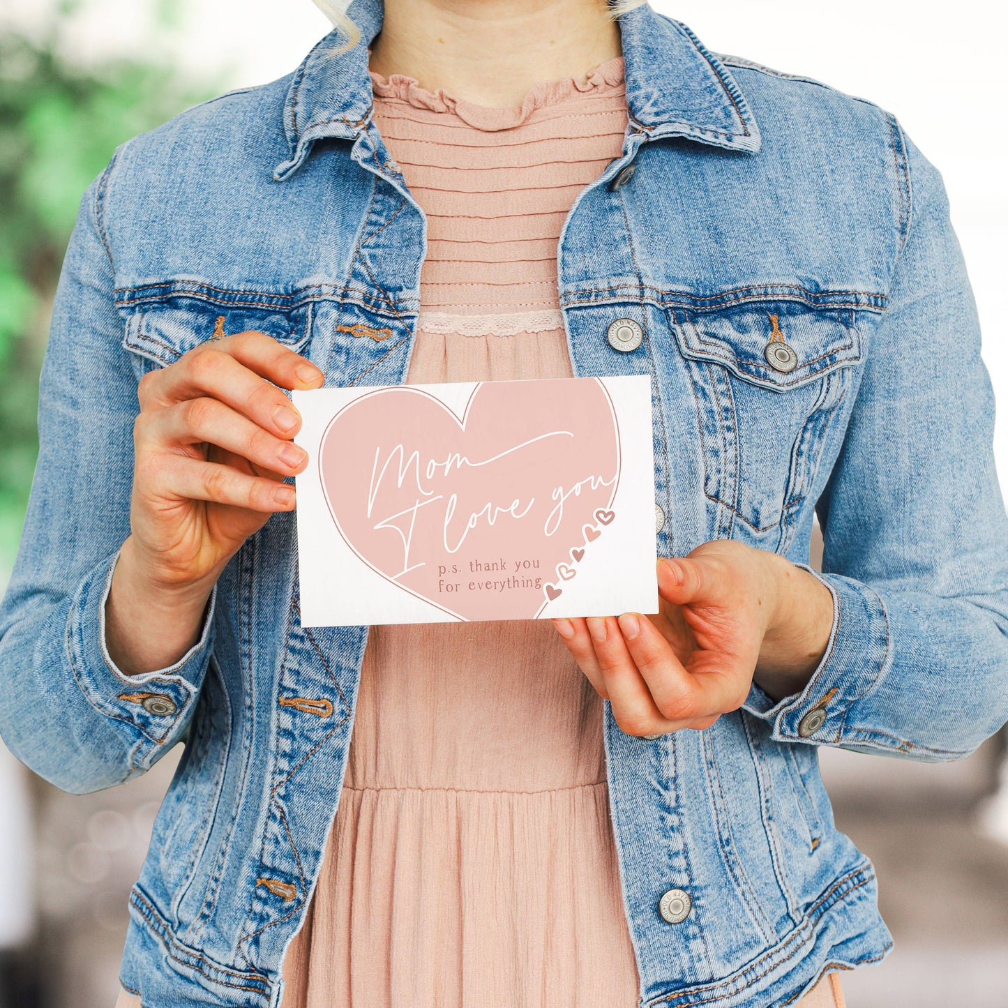 Sincere Surroundings - Mom Love You Heart - Wooden Postcards