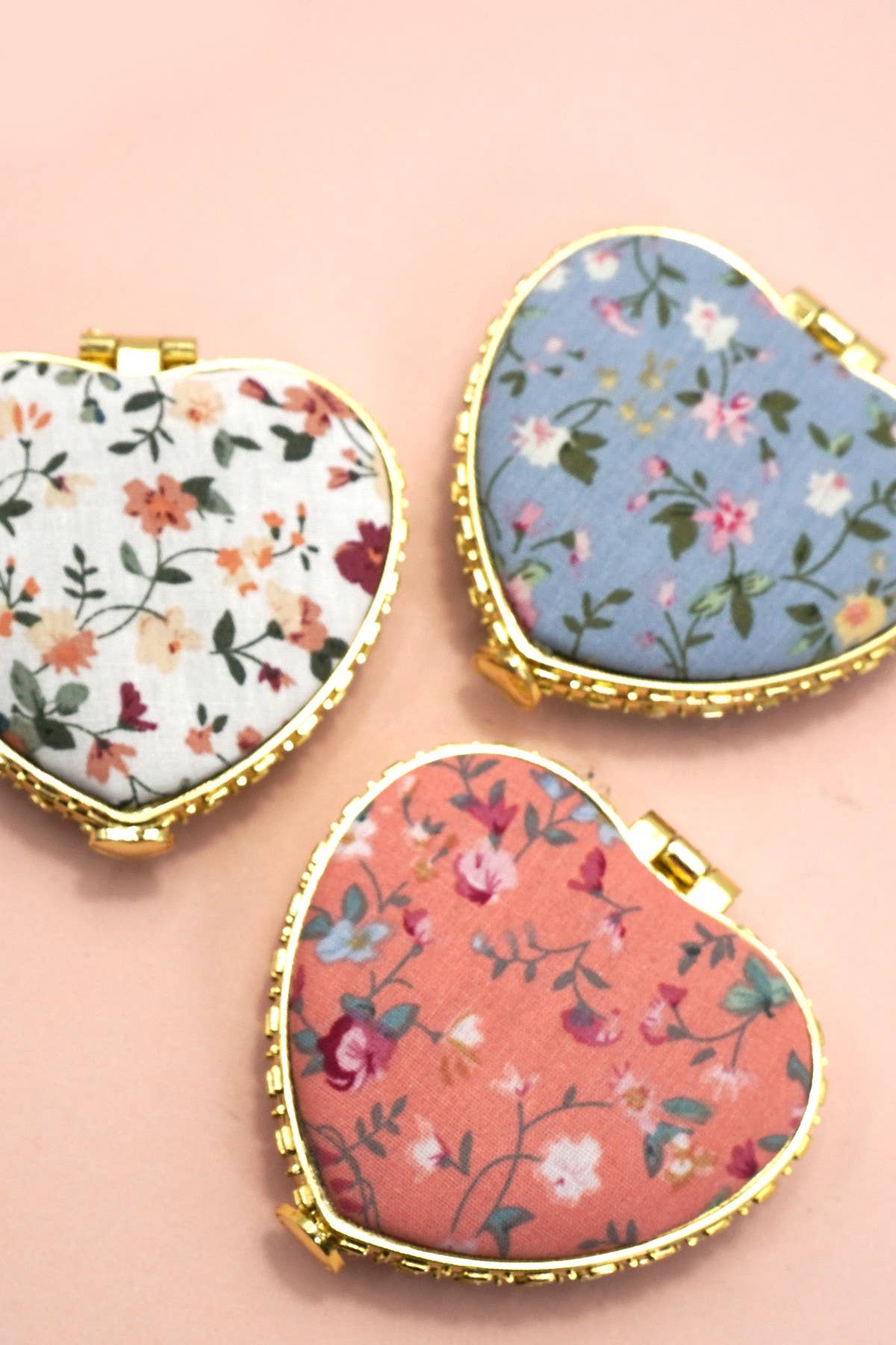 JOSSLYN by wall to wall - TRAVEL POCKET COMPACT HANDHELD FLORAL MIRROR | 40M103