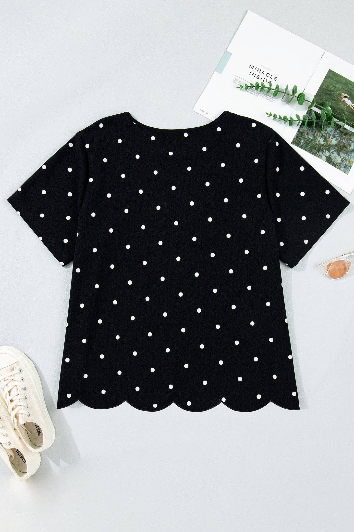 PRETTY BASH - PRETTY BASH Plus Size Polka Dot Scallop Hem T-Shirt