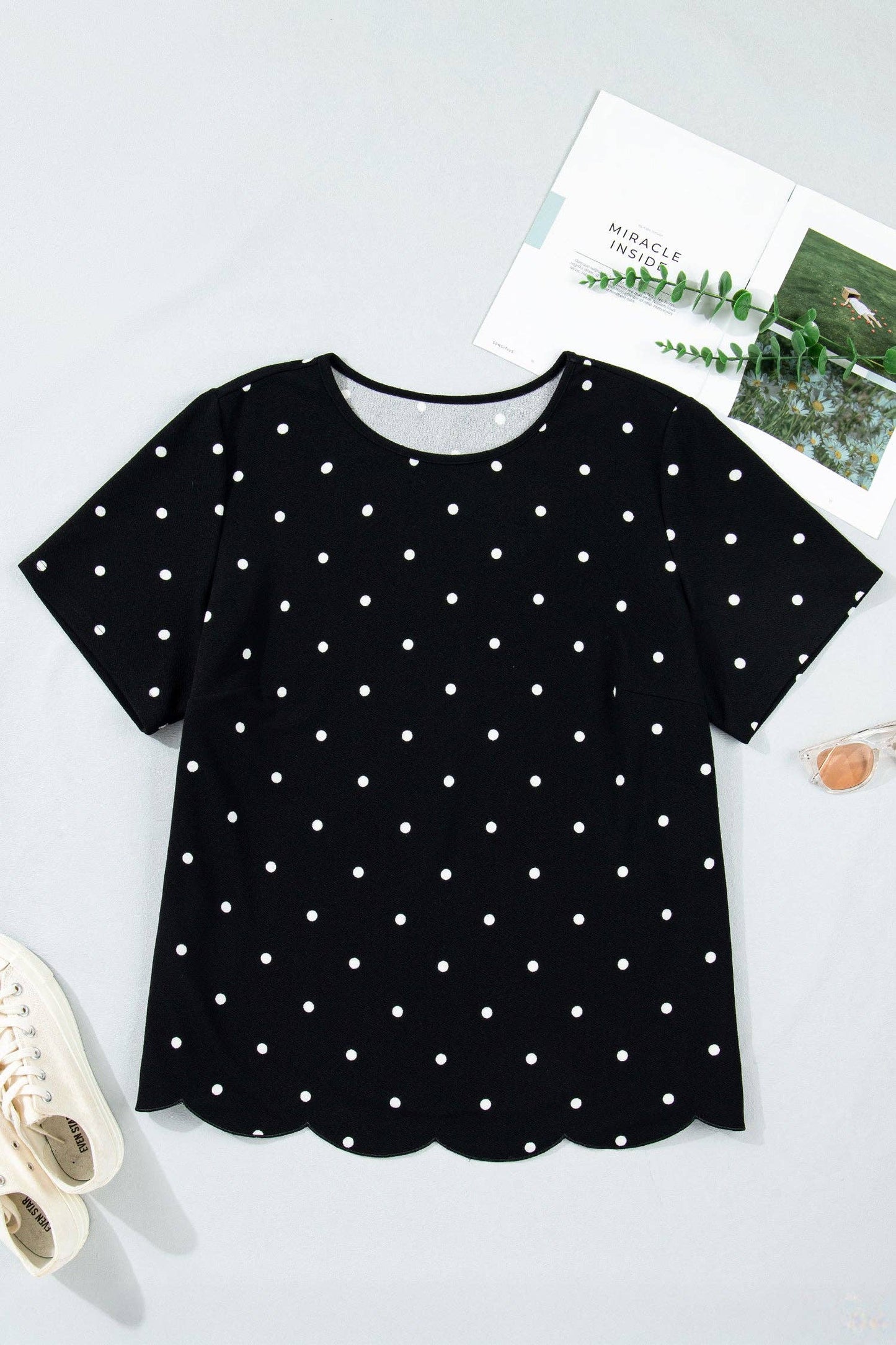 PRETTY BASH - PRETTY BASH Plus Size Polka Dot Scallop Hem T-Shirt
