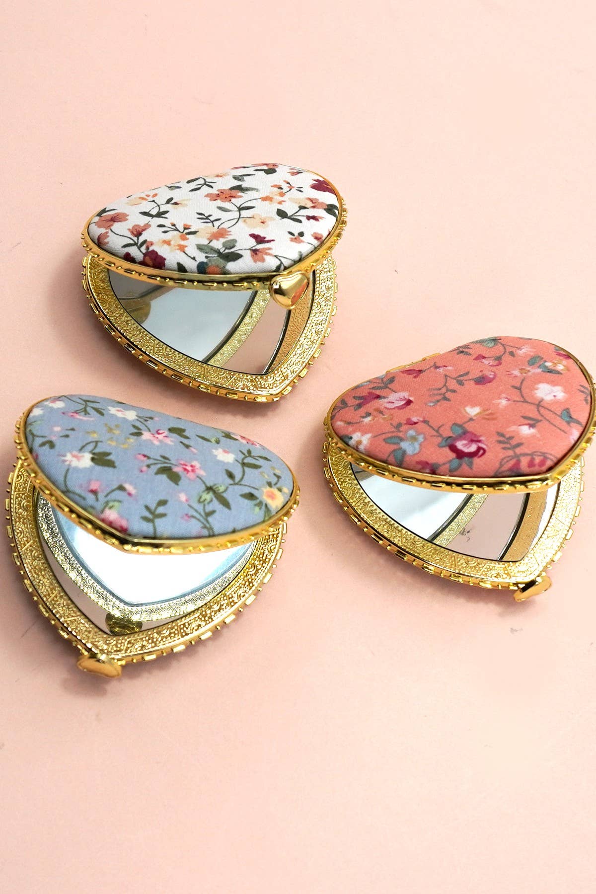 JOSSLYN by wall to wall - TRAVEL POCKET COMPACT HANDHELD FLORAL MIRROR | 40M103
