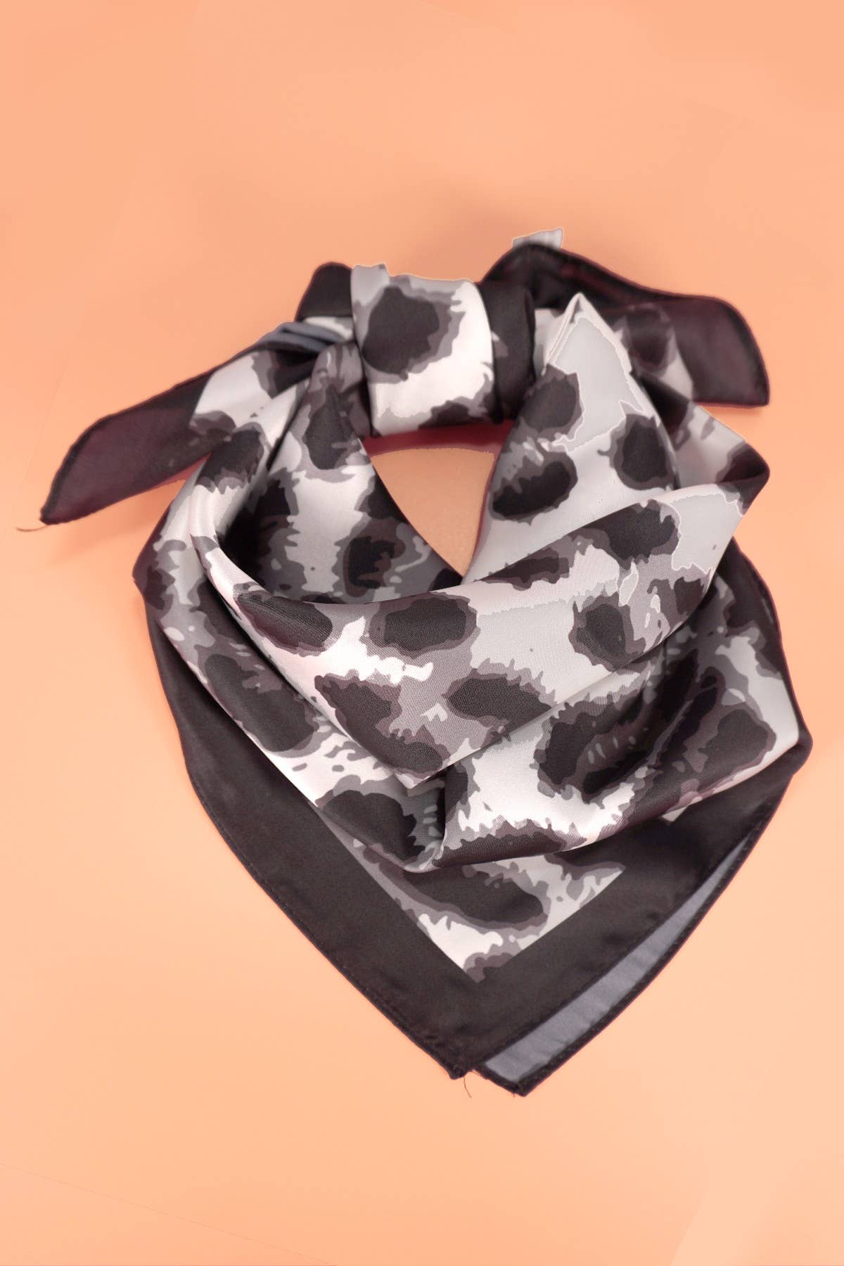 JOSSLYN by wall to wall - ANIMAL LEOPARD PRINT SILKY FEEL BANDANA SCARF | 40SC632