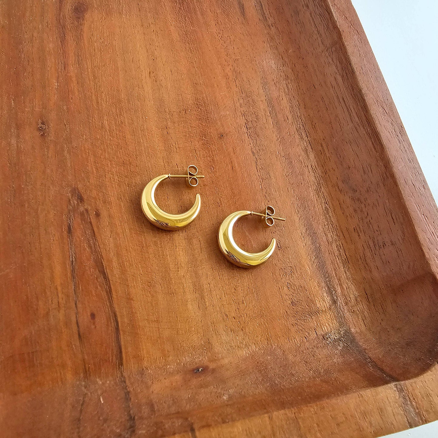 Spiffy & Splendid - Luxe Selena Hoops   - Gold // Everyday basics, Jewelry