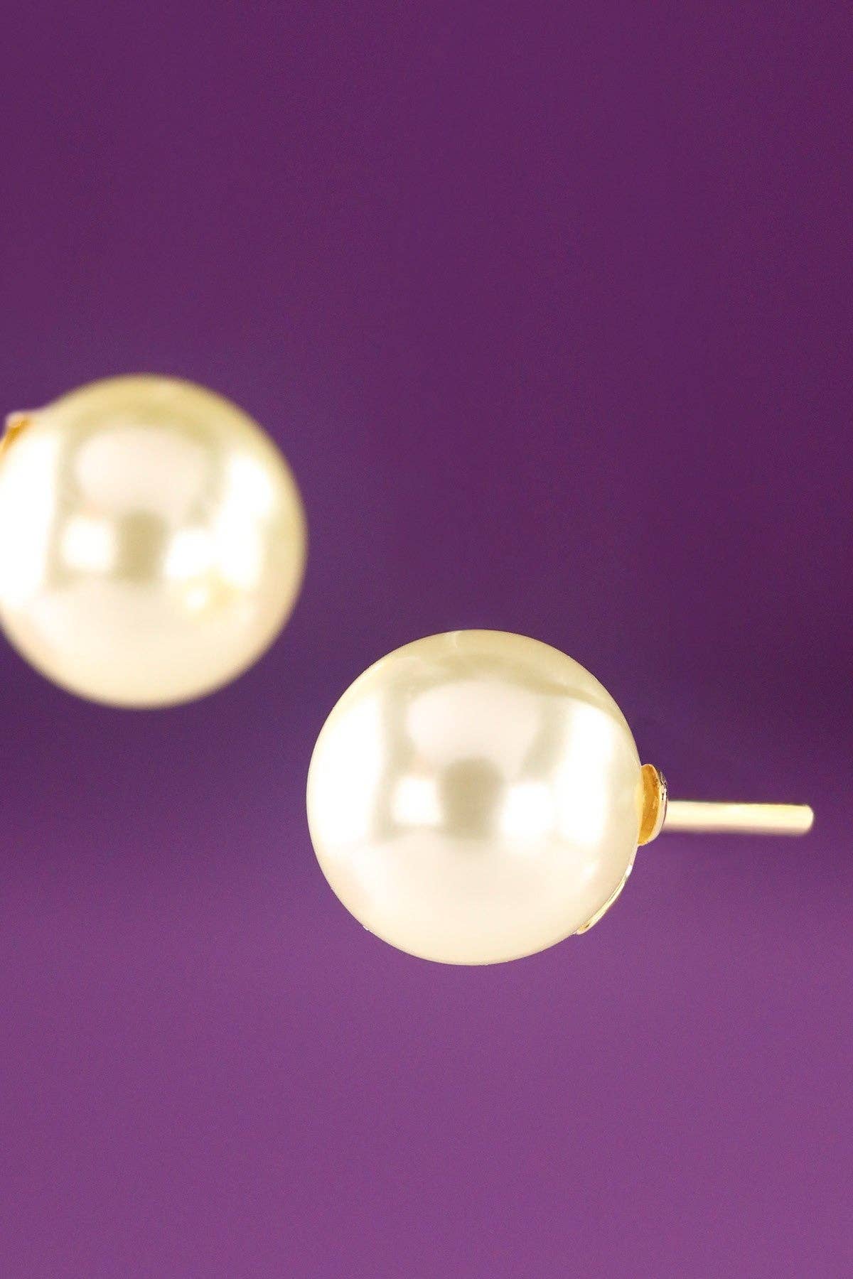 Urbanista - 18K Gold Filled Pearl Stud Earrings