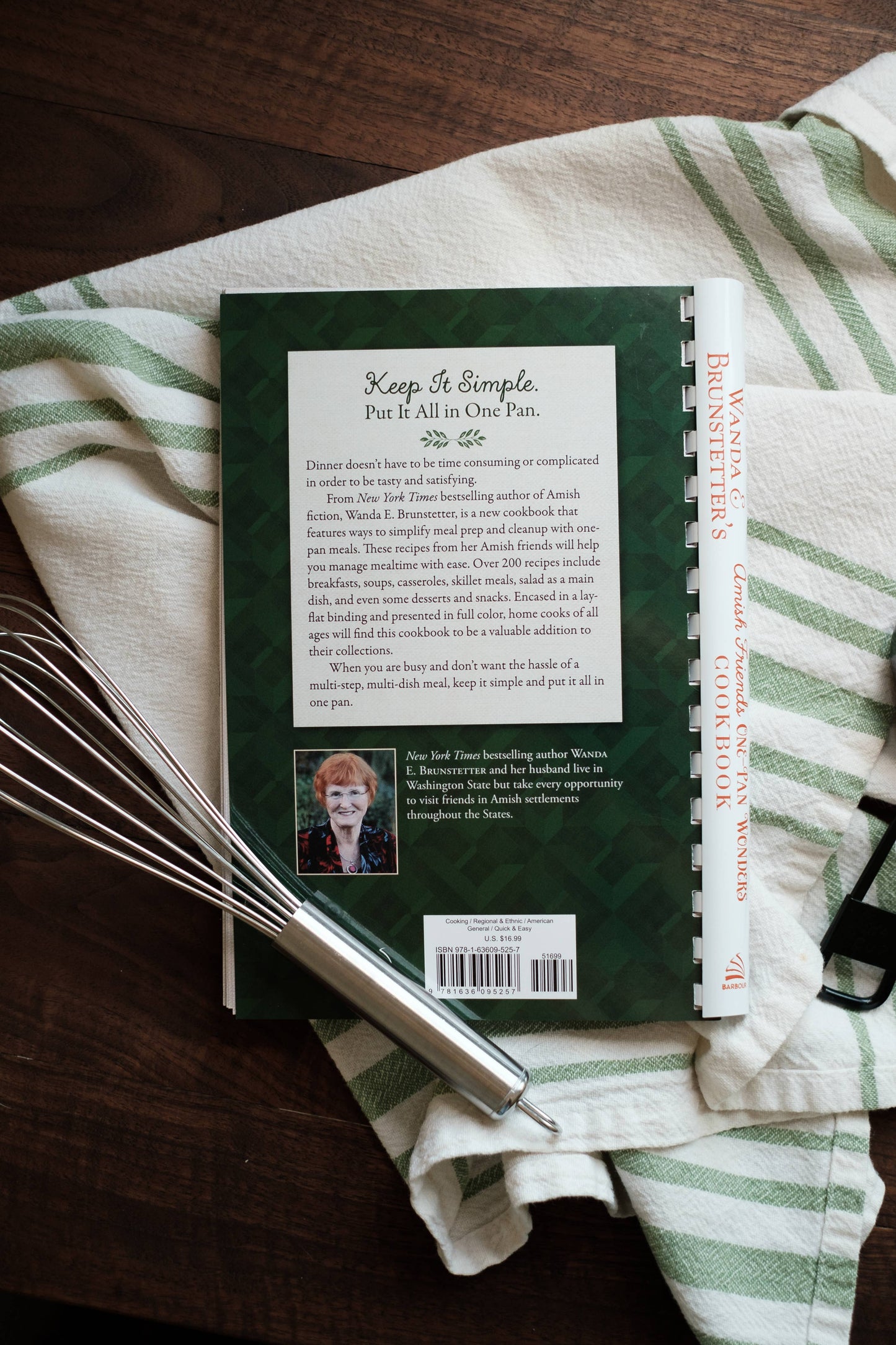 Barbour Publishing, Inc. - Wanda E. Brunstetter's Amish Friends One-Pan Wonders Cookboo