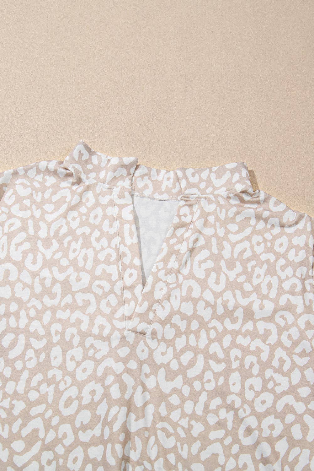 PRETTY BASH - Plus Size Leopard Tab Sleeve V-Neck Top