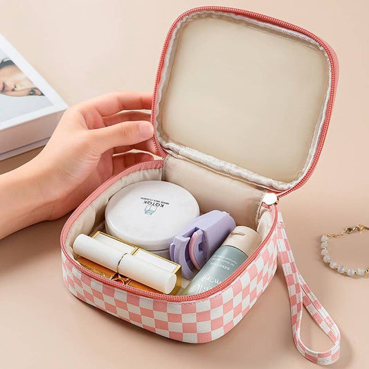 JOSSLYN by wall to wall - TRAVEL CHECKER MAKEUP COSMETIC POUCH BAG | 40P537