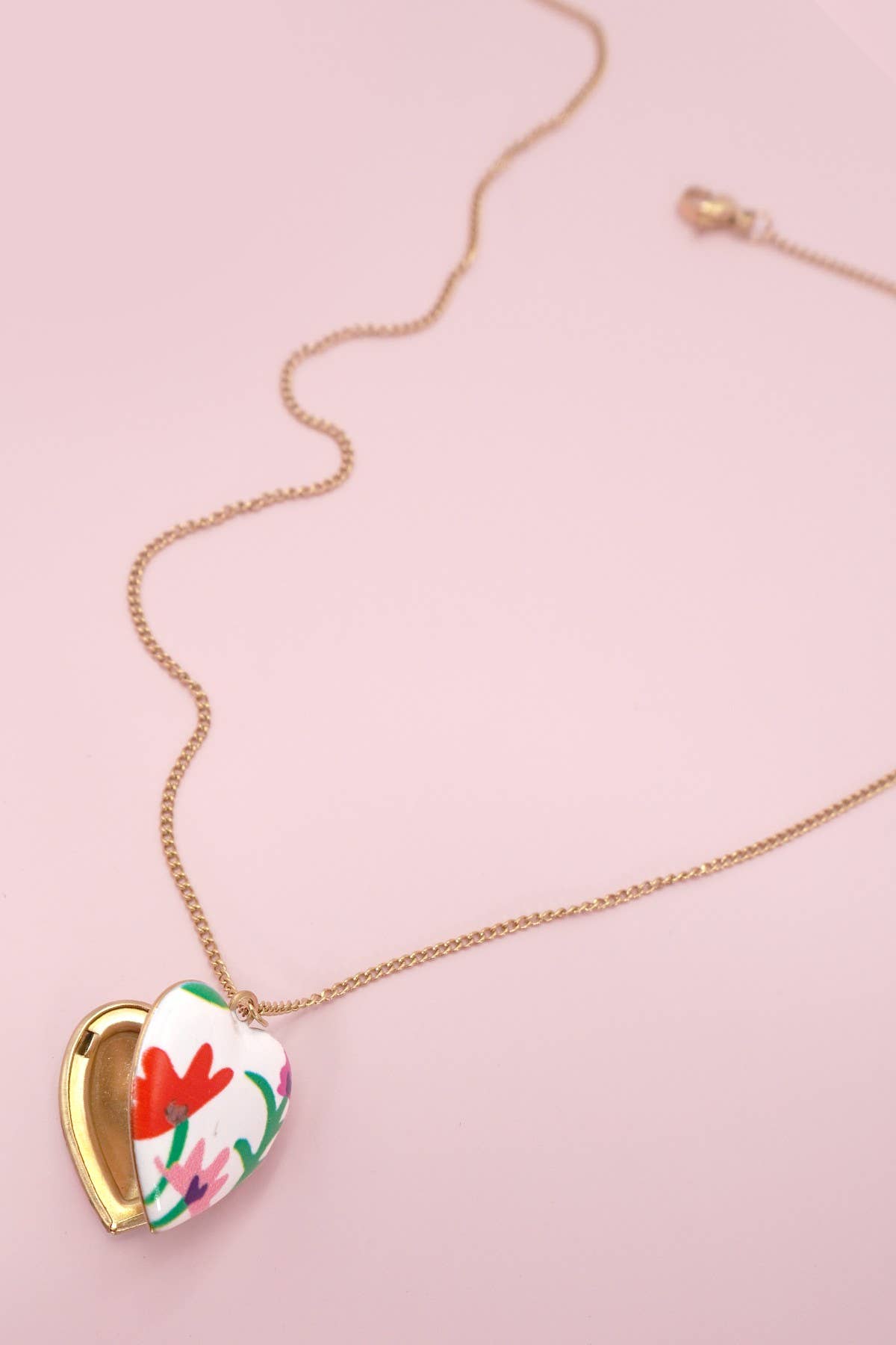 JOSSLYN by wall to wall - 18K STAINLESS STEEL TARNISH FREE LOCKET NECKLACE | 40NK9469